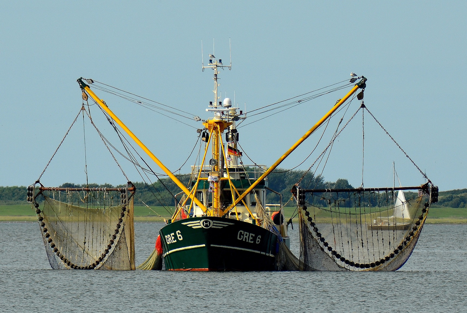 fishing-boat-2645137_1920 fishing-boat-2645137_1920