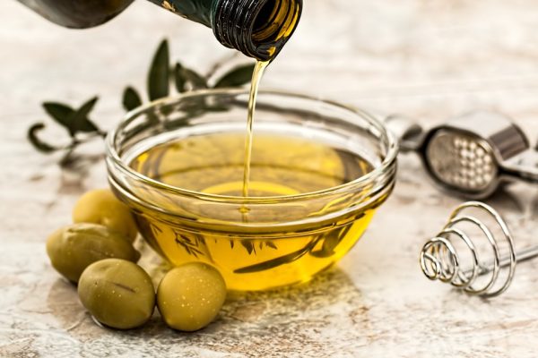 Molasses and vegetable oils